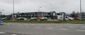 Butikscenter og fabriksareal udbudt til salg i Sæby