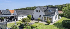 UGENS BOLIG FRA HOME – Lys, luft og livskvalitet – eksklusiv villa med havudsigt og moderne komfort