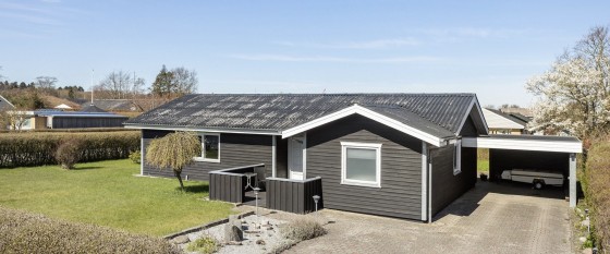 UGENS BOLIG FRA HOME – Charmerende trævilla i Sydbyen tæt på skov, strand og skole