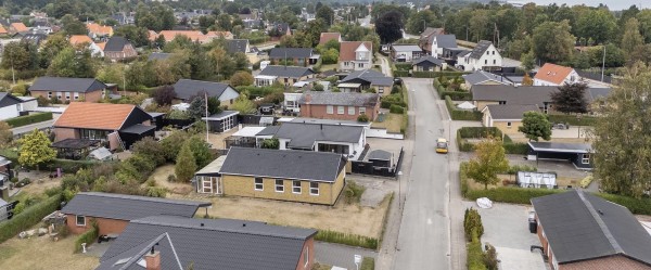 Villa med attraktiv beliggenhed og en funktionel og indbydende planløsning