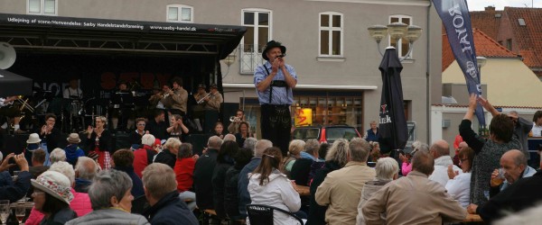 Torsdagsparty blev et hit i Sæby…