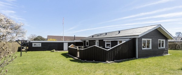 UGENS BOLIG FRA HOME: Charmerende trævilla i Sydbyen tæt på skov, strand og skole