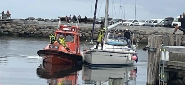 Sejlbåd fik motorstop et meget uheldigt sted