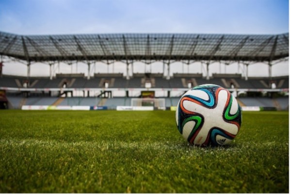 Udviklingen af sports betting: fra bookies til online platforme