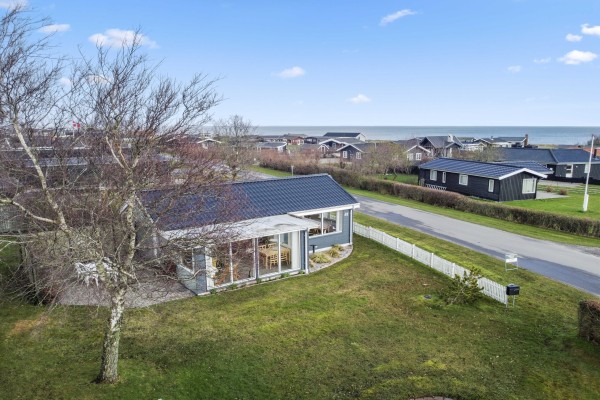 Charmerende sommerhus med havudsigt på Sæby Nordstrand