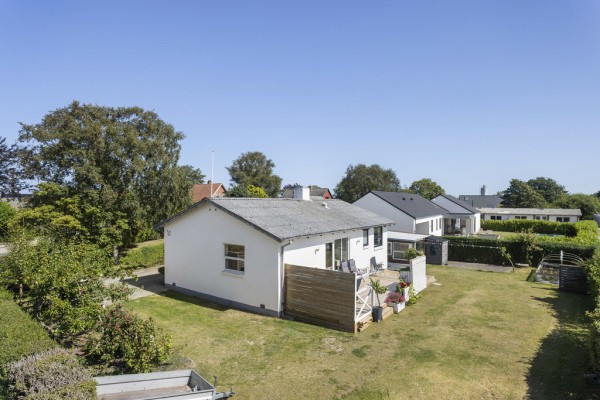 Ugens bolig fra Home: Velindrettet villa i et attraktivt område i hjertet af Sæby