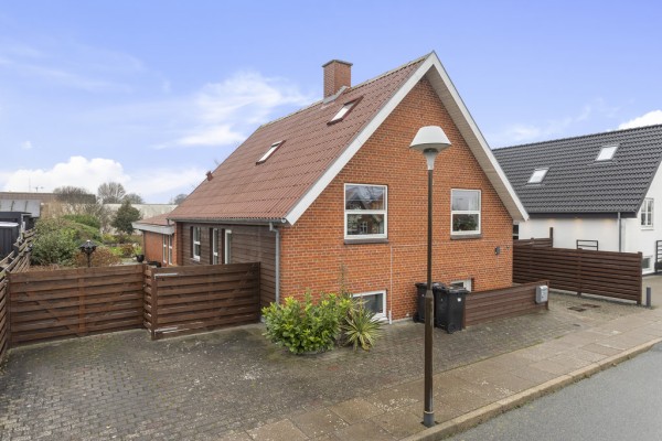 Ugens bolig fra home: En charmerende villa i flere niveauer