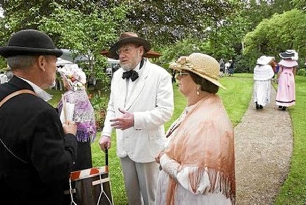 Glade sommerdage vender tilbage i Clasens Have i Sæby