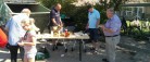 Grillfest hos spejderne ved lørdagens avisindsamling