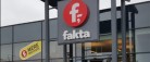 Fakta-kæden lægges i graven i Sæby og landet over