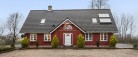 Naturskønt beliggende landsted med flot stor erhvervshal
