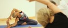 Norske Heidi indbyder igen i år til yoga i Havlunds have