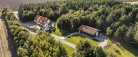 Idyllisk landejendom – moderniseret inde og ude i stilrent flot design