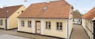 Velholdt, charmerende og fredet byhus i den gamle Algade