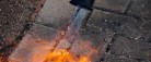 Nu er det højsæson for farlige uheld med ukrudtsbrændere