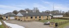 Velholdt og hyggelig villa, der ligger smukt placeret i naturskønne omgivelser ved Dybvad
