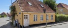 Home Sæby-Læsø: Smukt og charmerende byhus med stemningsfyldt have