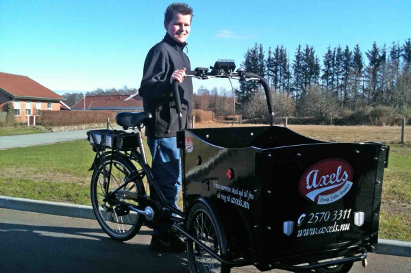 Axel med cykel_600x400