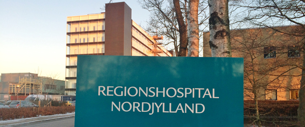 Regionshospital Nordjylland<br> får roser af Hjerteforeningen Regionshospital Nordjylland<br> får roser af Hjerteforeningen