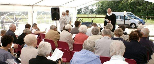 Friluftsgudstjeneste Kristi<br> Himmelfartsdag i Præstbro Friluftsgudstjeneste Kristi<br> Himmelfartsdag i Præstbro