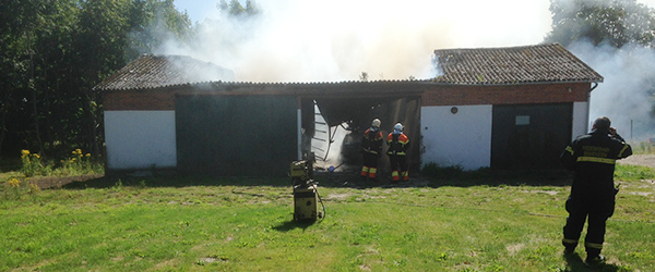 Brand i bil og værksted Sønderklitvej i Lyngså Brand i bil og værksted Sønderklitvej i Lyngså