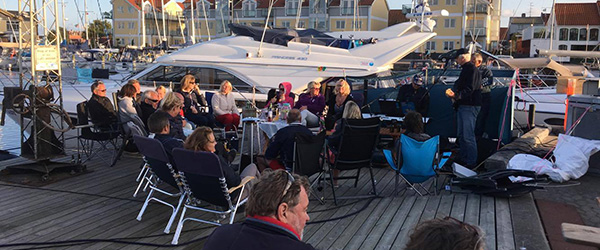 Nordmænd hyggede sig på havnen…