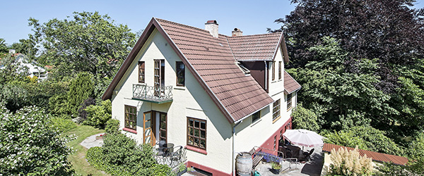 EDC Jensen & Riise: Præsentabel villa med egen grund ned til åen EDC Jensen & Riise: Præsentabel villa med egen grund ned til åen