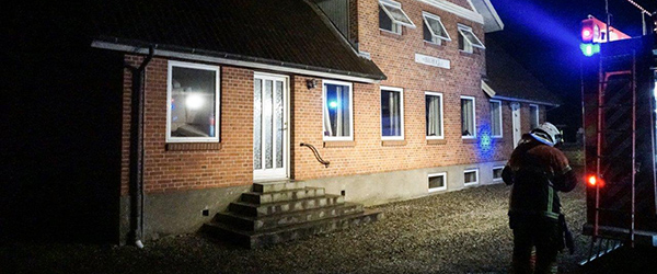 Skorstensbrand udviklede sig til villabrand Skorstensbrand udviklede sig til villabrand