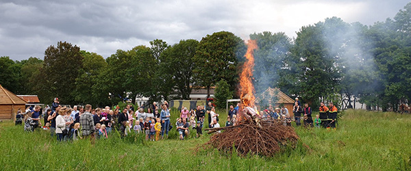Sankt Hans fest med sirenelyd på Sættravej
