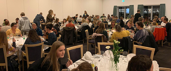 Fuldt hus til konfirmand arrangement på Hotel Viking Fuldt hus til konfirmand arrangement på Hotel Viking