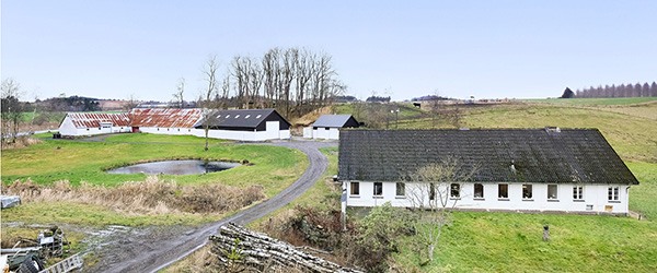 Landejendom med rigtig gode værksteds- og lagerfaciliteter Landejendom med rigtig gode værksteds- og lagerfaciliteter