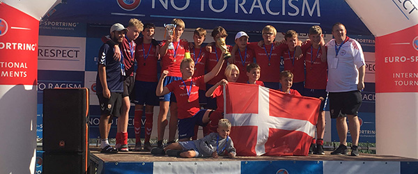 Standerhejsning hos IF Skjold’s U15 Drenge Standerhejsning hos IF Skjold’s U15 Drenge