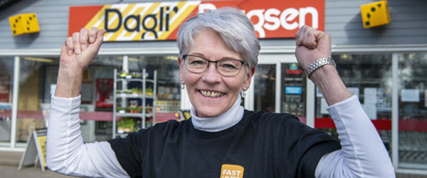 Lone Frahm Vanggaard måske Danmarks sødeste kassedame Lone Frahm Vanggaard måske Danmarks sødeste kassedame