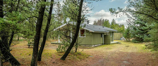 Nybolig Sæby: Pænt fritidshus på dejlig naturgrund Nybolig Sæby: Pænt fritidshus på dejlig naturgrund