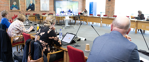 Regionspolitikerne igen i omdrejninger