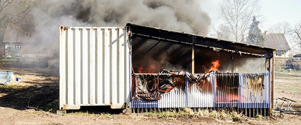 Brand i garagecontainer på Hjørringvej i Thorshøj Brand i garagecontainer på Hjørringvej i Thorshøj