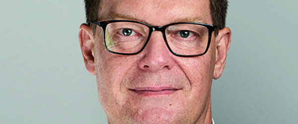 Lokal bankdirektør fylder rundt… Lokal bankdirektør fylder rundt…