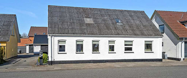 Pænt hus på nem grund og med stor garage Pænt hus på nem grund og med stor garage
