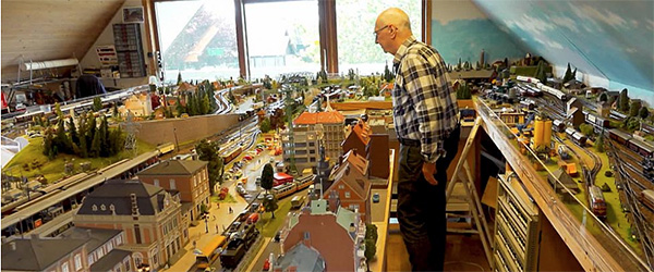 Togene holder ikke stille på Sæby modeltogbane Togene holder ikke stille på Sæby modeltogbane