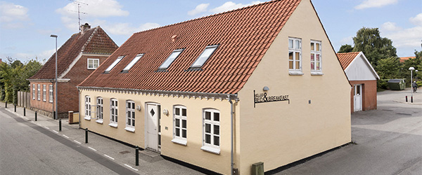 Renoveret villa lige midt i Sæby – populær B&B