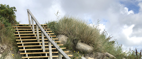 Flot ny trappe i Sæbys sydstrand Flot ny trappe i Sæbys sydstrand