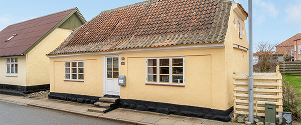 Charmerende by hus placeret i hjertet af Sæbys bymidte Charmerende by hus placeret i hjertet af Sæbys bymidte