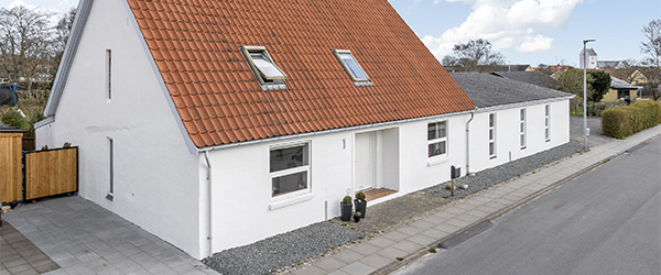 Spændende villa med 6 værelser i boligen og tilhørende erhvervslokaler Spændende villa med 6 værelser i boligen og tilhørende erhvervslokaler