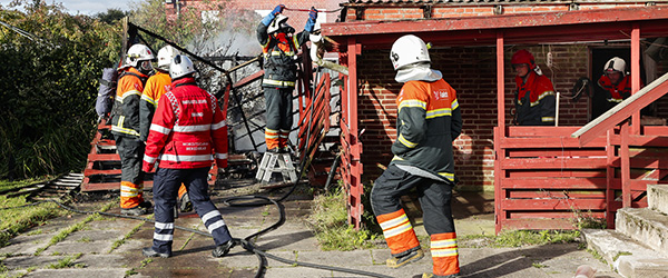 Foto: Henrik Pedersen Udhus gik op i røg på Skævevej i Dybvad