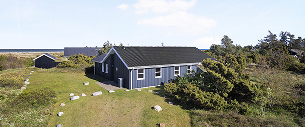Flot og velholdt sommerhus i 2. klitrække med havudsigt Flot og velholdt sommerhus i 2. klitrække med havudsigt