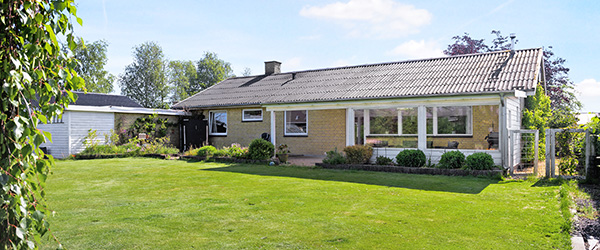 Velholdt og løbende moderniseret villa med 3 gode værelser Velholdt og løbende moderniseret villa med 3 gode værelser