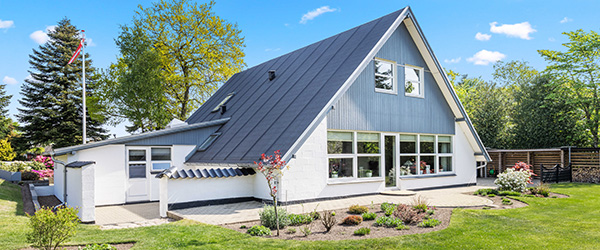 Yderst indbydende villa på stor grund centralt i Sæby Yderst indbydende villa på stor grund centralt i Sæby
