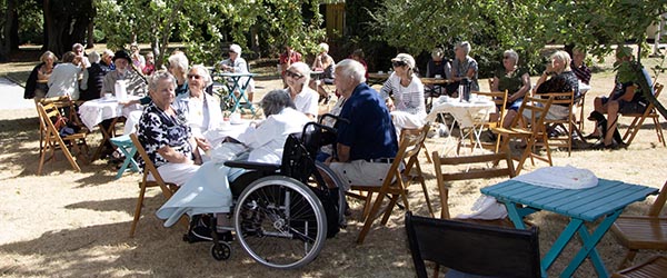 Glade Sommerdage i Clasens Have Glade Sommerdage i Clasens Have