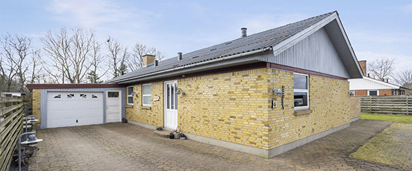 Ugens bolig: Løbende vedligeholdt hus i fantastiske omgivelser
