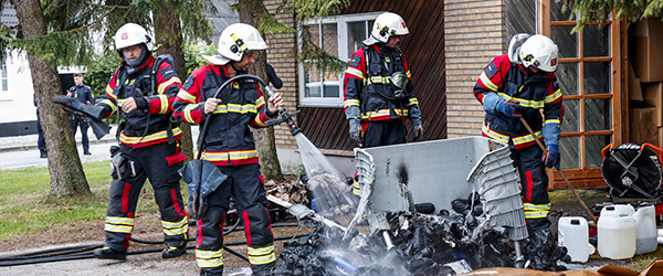 Foto: Henrik Pedersen Produktionsmaskine i brand hos Polyteknik i Østervrå